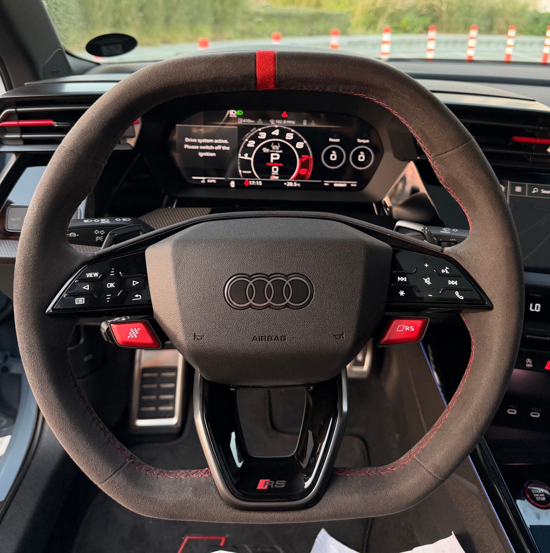 Audi RS3 2026 huren Dubai - Detailweergave