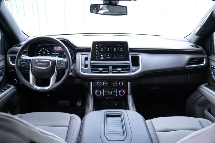 GMC Yukon 2023 Rental Dubai - View 4