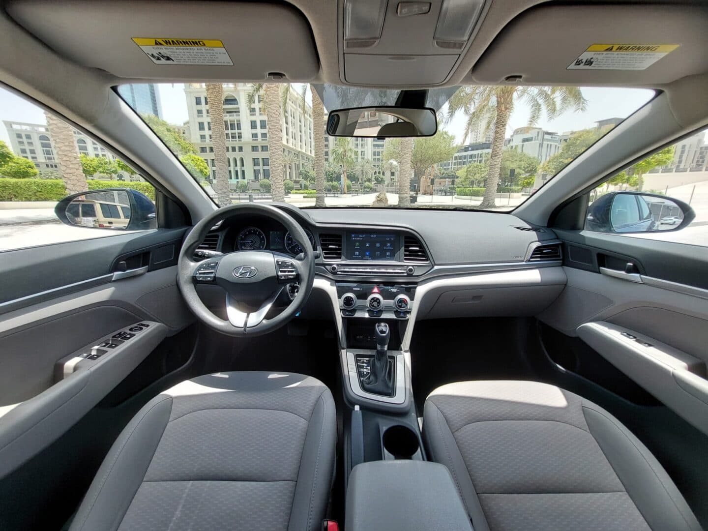Hyundai Elantra 2022 huren Dubai - Detailweergave