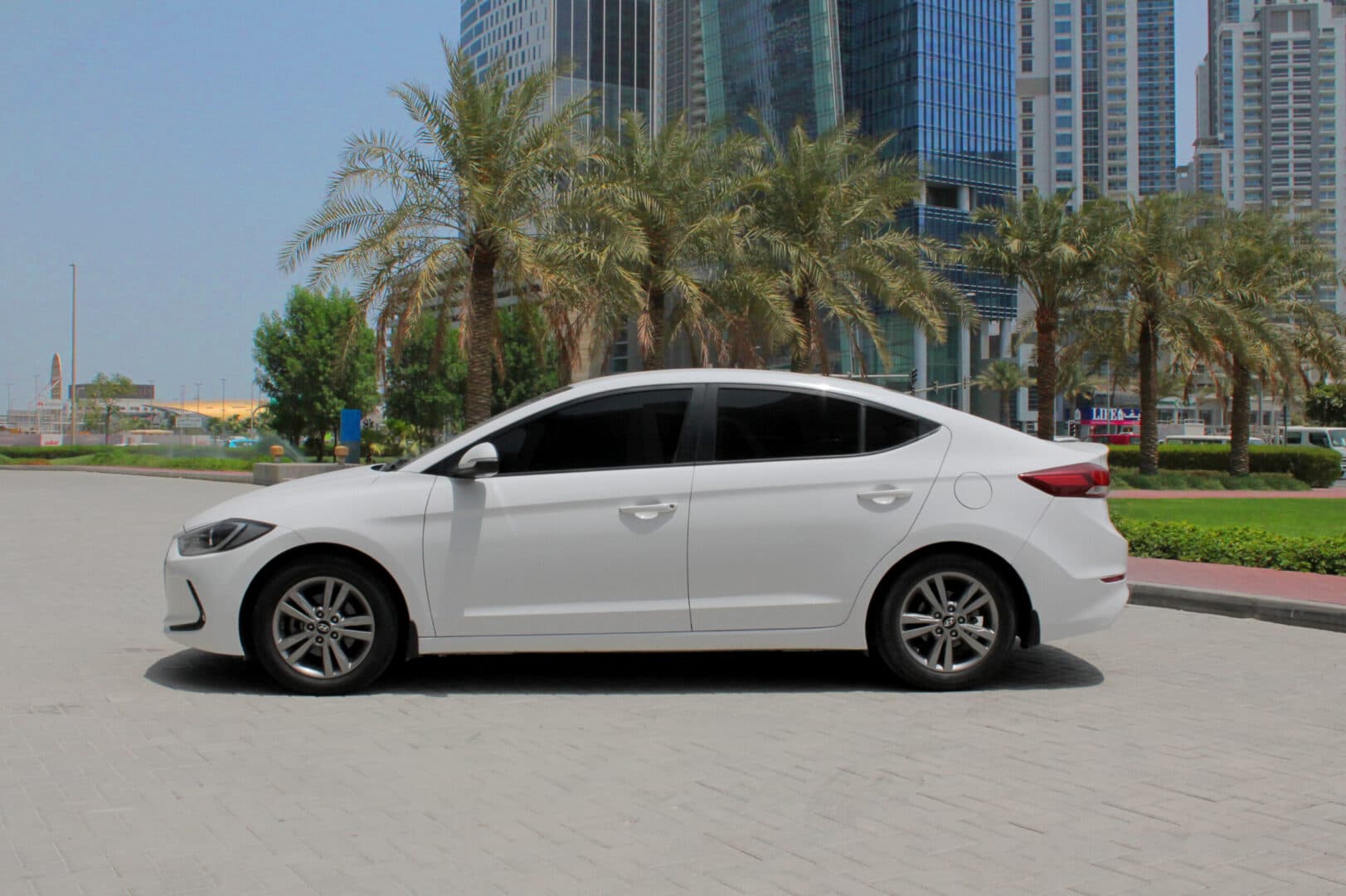 Hyundai Elantra 2022 huren Dubai - Detailweergave