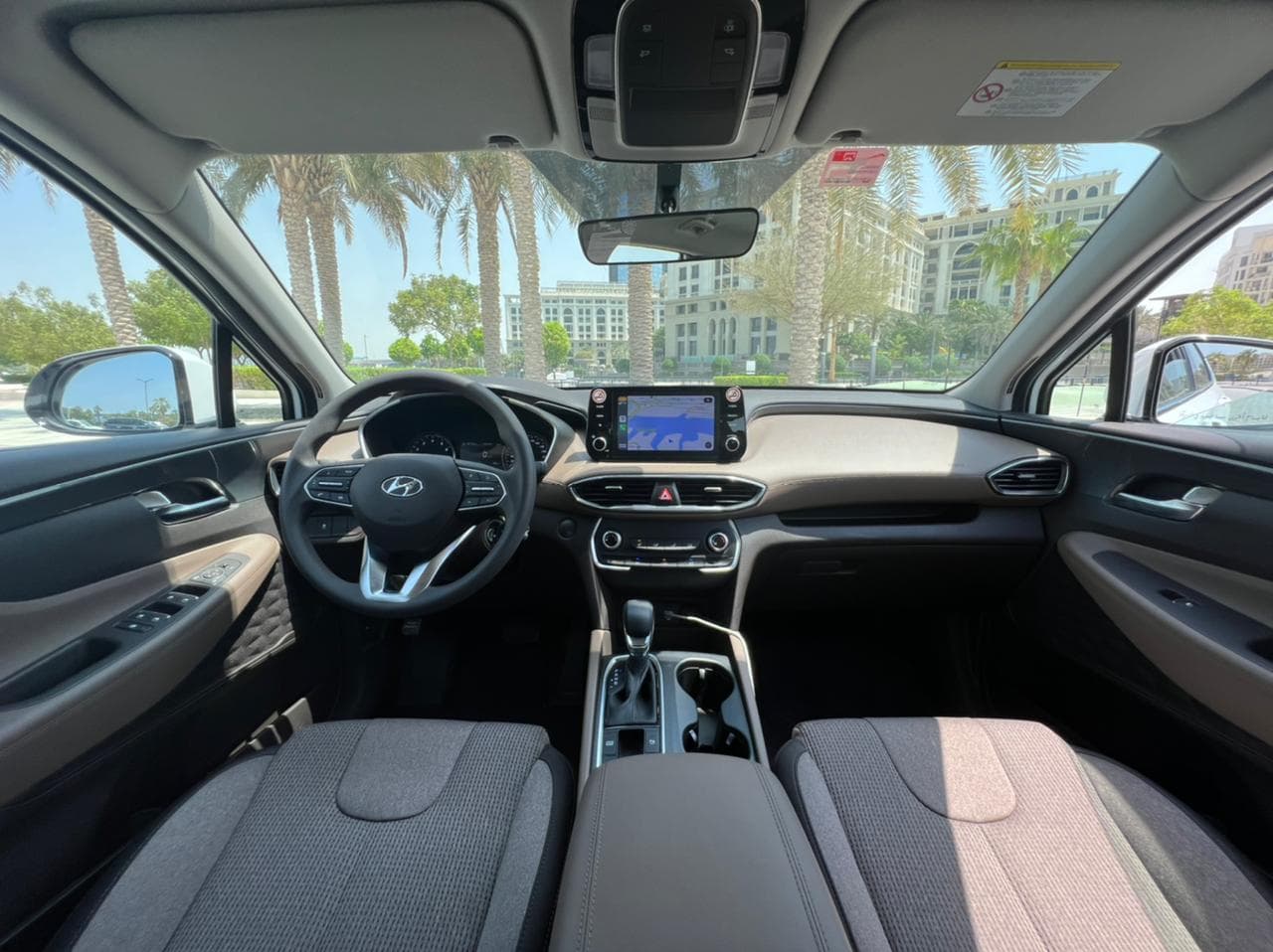 Hyundai Santa Fe 2023 huren Dubai - Detailweergave
