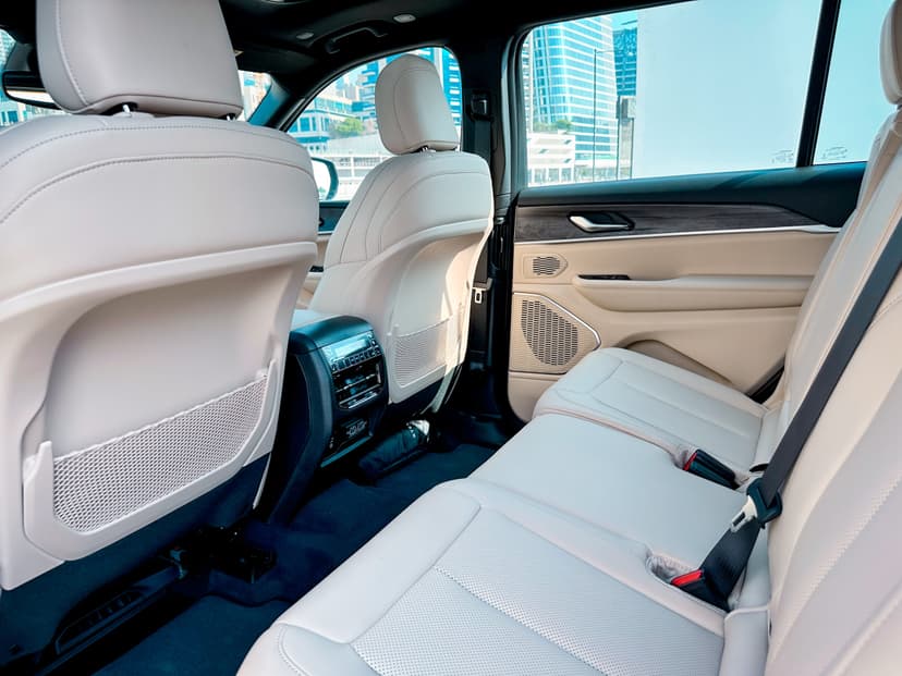 JEEP GRAND CHEROKEE 2024 Rental Dubai - View 15