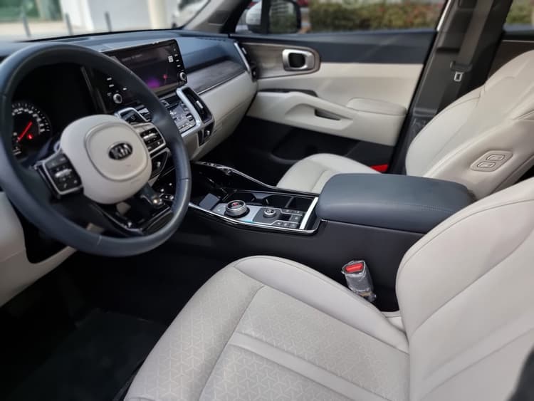 KIA SORENTO 2022 Rental Dubai - View 4