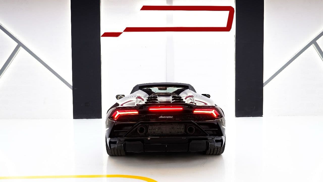 LAMBORGHINI HURACAN EVO SPYDER 2022 Rental Dubai - View 3