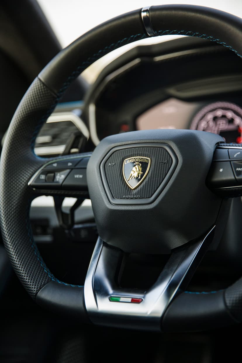 Lamborghini urus 2022 Rental Dubai - View 6