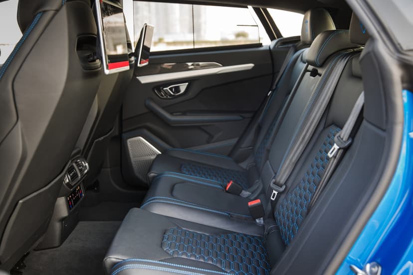Lamborghini urus 2022 Rental Dubai - View 5