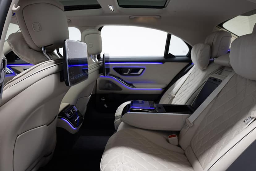 Mercedes-Benz S-500 2023 Rental Dubai - View 12