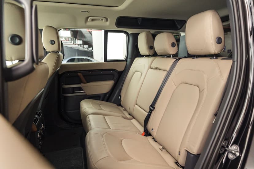 Range Rover Defender 2023 Rental Dubai - View 5