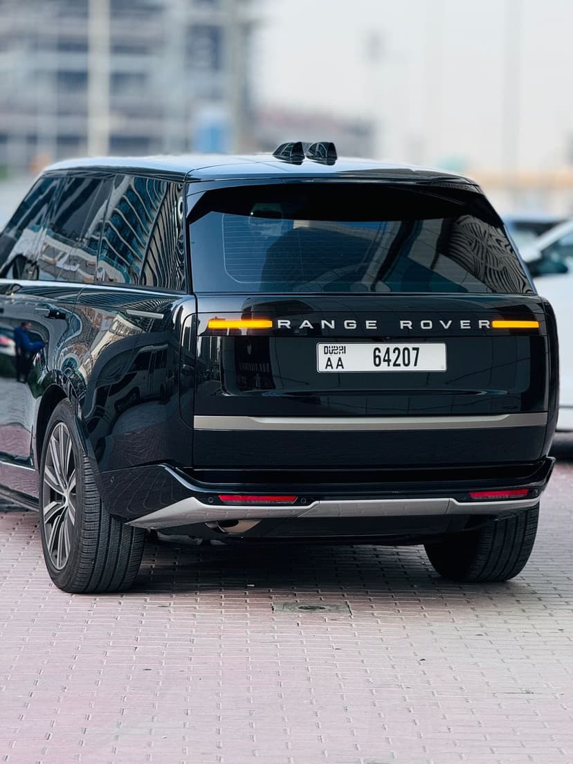 Luxury Range Rover Vogue 2024 Rental Dubai - View 7