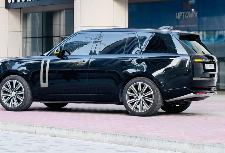 Luxury Range Rover Vogue 2024 Rental Dubai - View 3