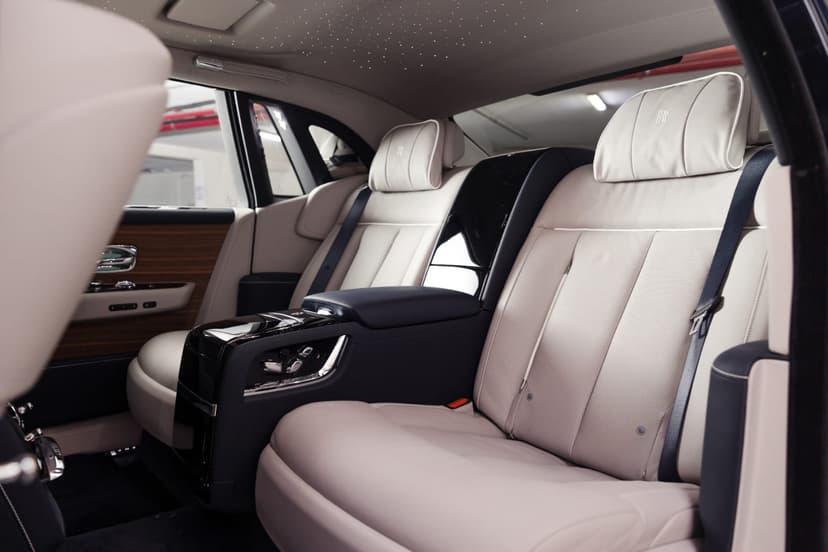 Rolls Royce Phantom 2023 Rental Dubai - View 15