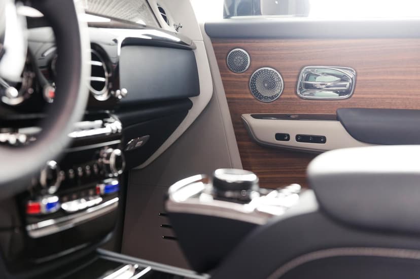 Rolls Royce Phantom 2023 Rental Dubai - View 3