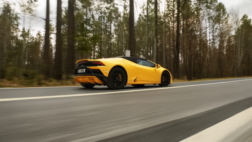 Rent LAMBORGHINI HURACAN Evo Spyder in UAE