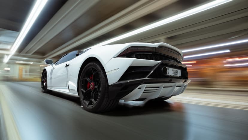 Rent LAMBORGHI HURACAN (2022) in UAE