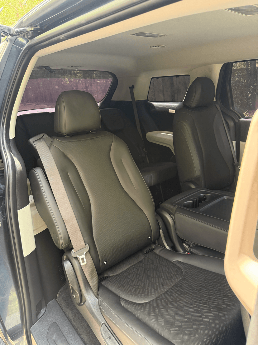 KIA Carnival 2024 Rental Dubai - View 12