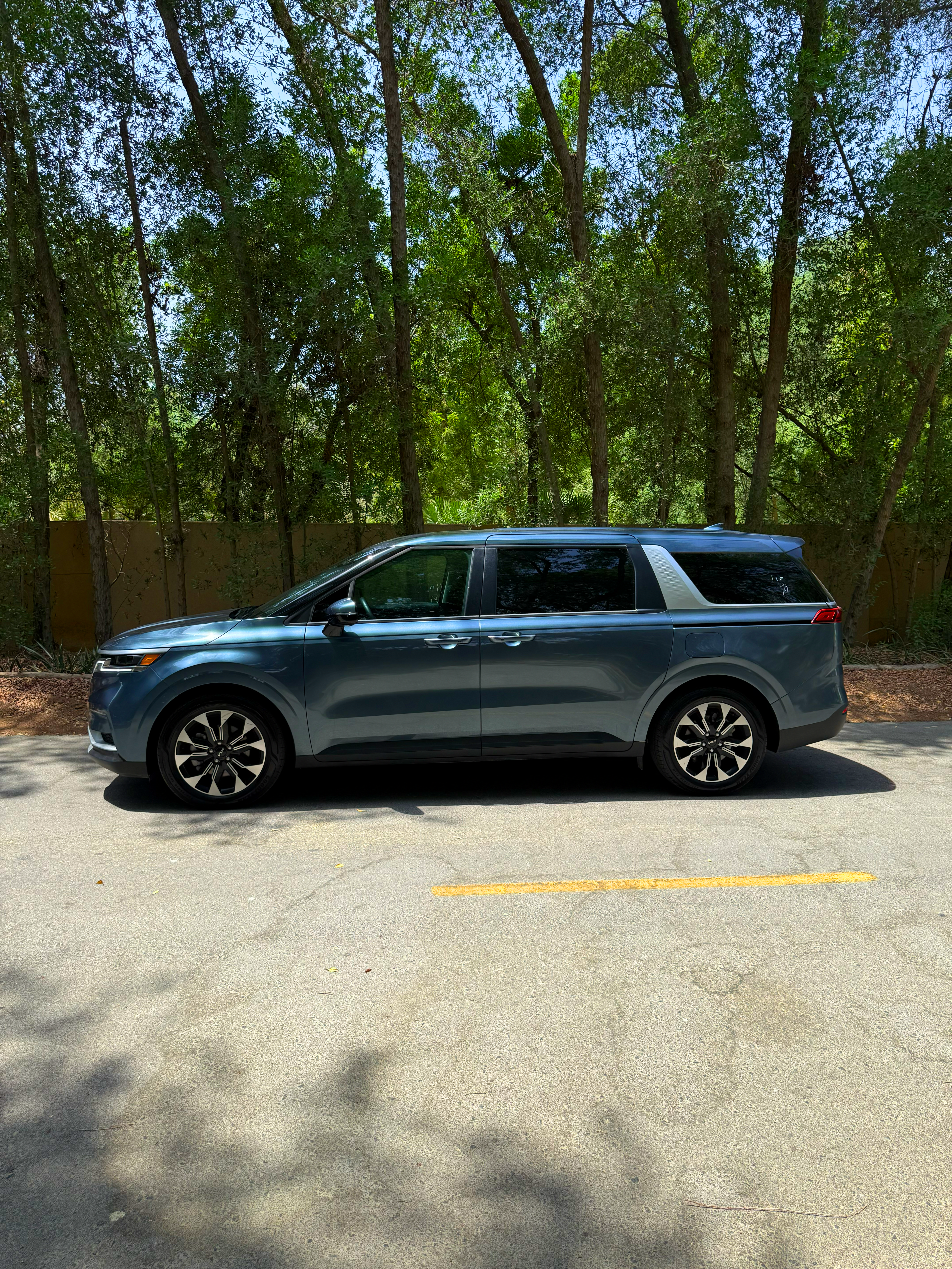 KIA Carnival 2024 Rental Dubai - Detail View