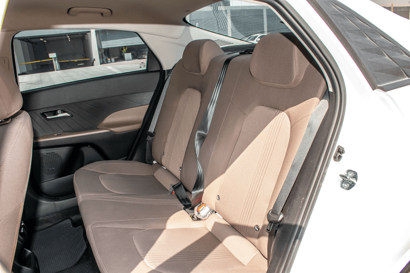 Hyundai Accent 2026 mieten in Dubai - Ansicht 9