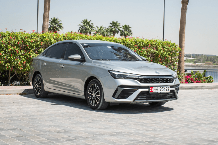 MG MG5 2025 mieten in Dubai - Ansicht 5