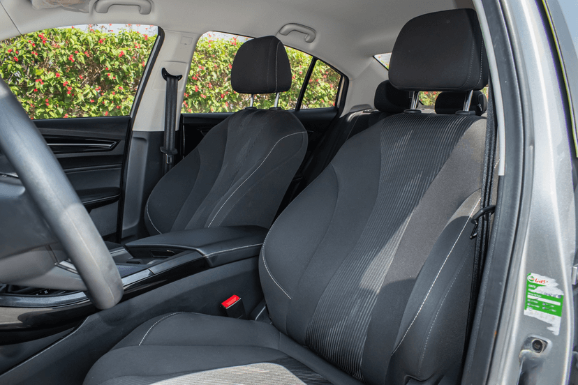 MG MG5 2025 mieten in Dubai - Ansicht 14