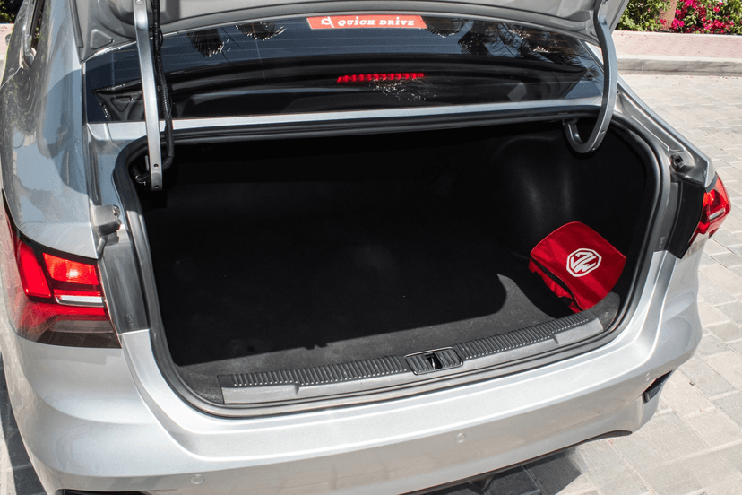 MG MG5 2025 mieten in Dubai - Ansicht 9
