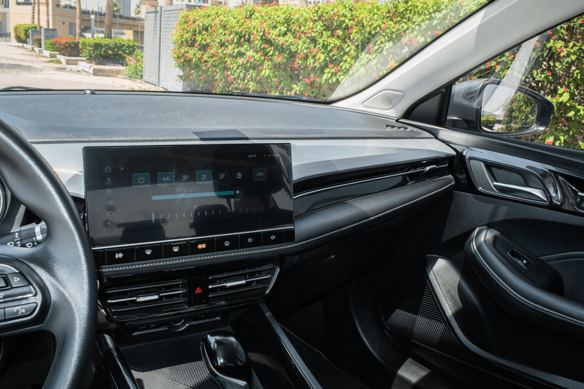 MG MG5 2025 mieten in Dubai - Ansicht 16