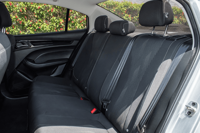 MG MG5 2025 mieten in Dubai - Ansicht 11