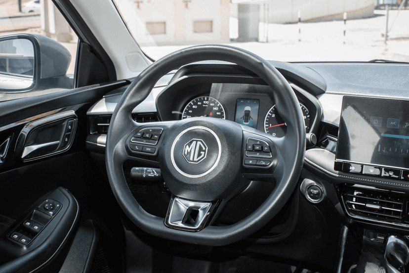 MG MG5 2025 mieten in Dubai - Ansicht 13