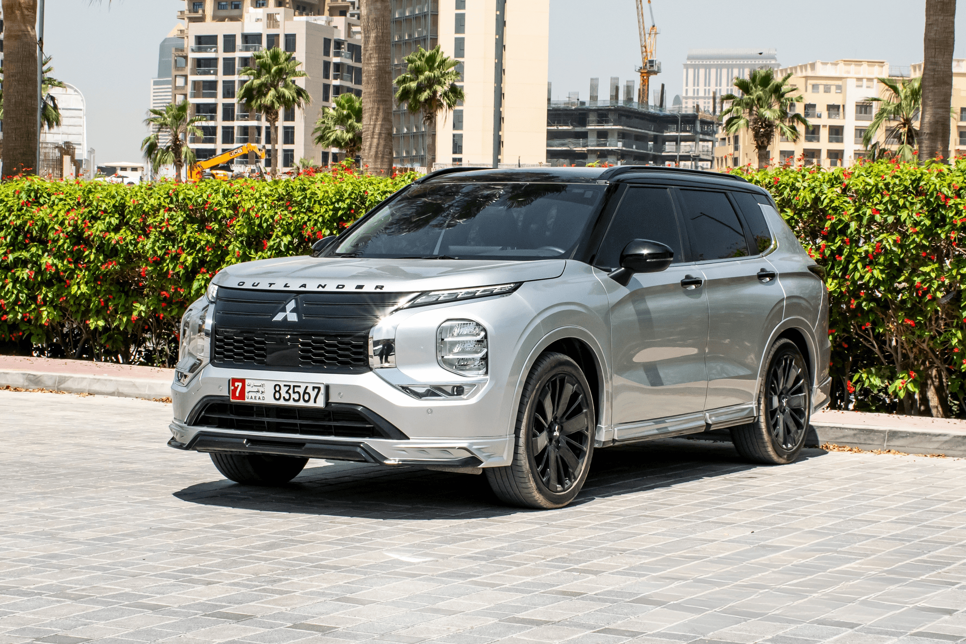 تأجير Mitsubishi Outlander 2026 في دبي - المنظر الأمامي