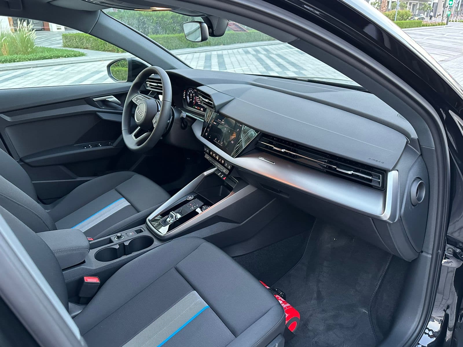 Audi A3 2024 huren Dubai - Detailweergave