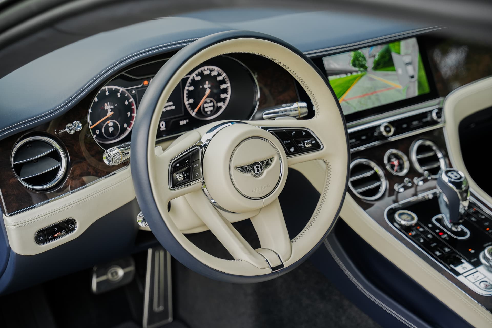 Bentley Continental GT 2021 huren Dubai - Detailweergave