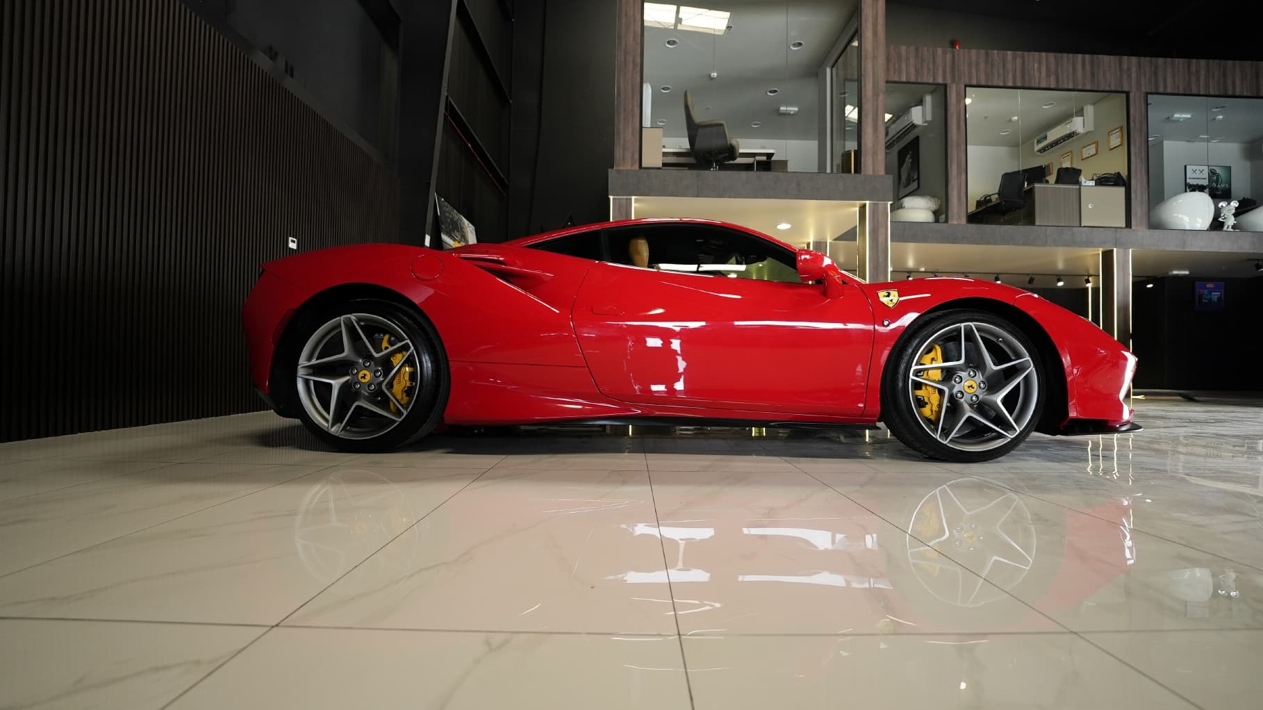 Ferrari F8 Tributo 2022 huren Dubai - Detailweergave
