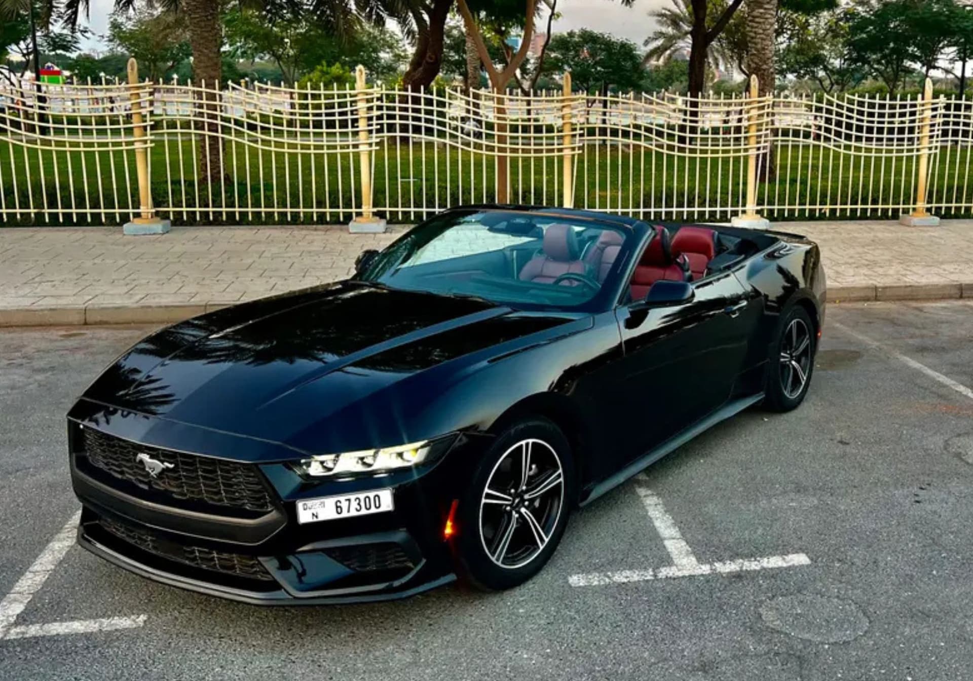 Ford Mustang Convertible 2025 huren Dubai - Detailweergave