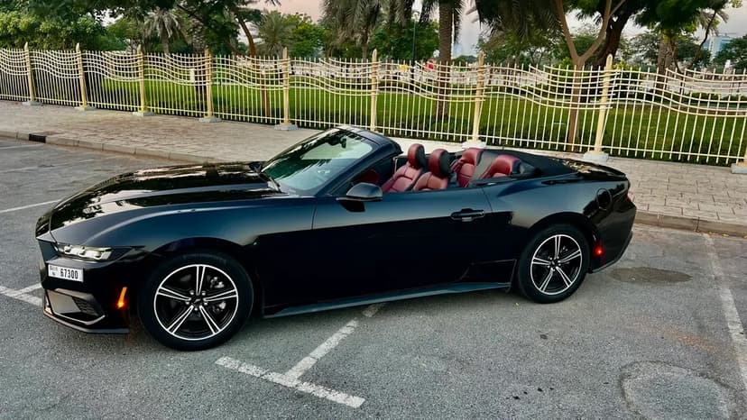 FORD MUSTANG CABRIOLET 2025 Rental Dubai - View 6