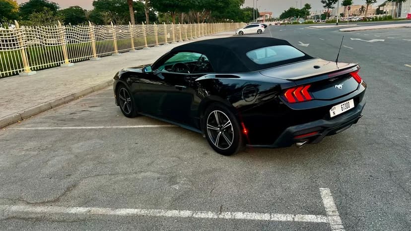 FORD MUSTANG CABRIOLET 2025 Rental Dubai - View 7