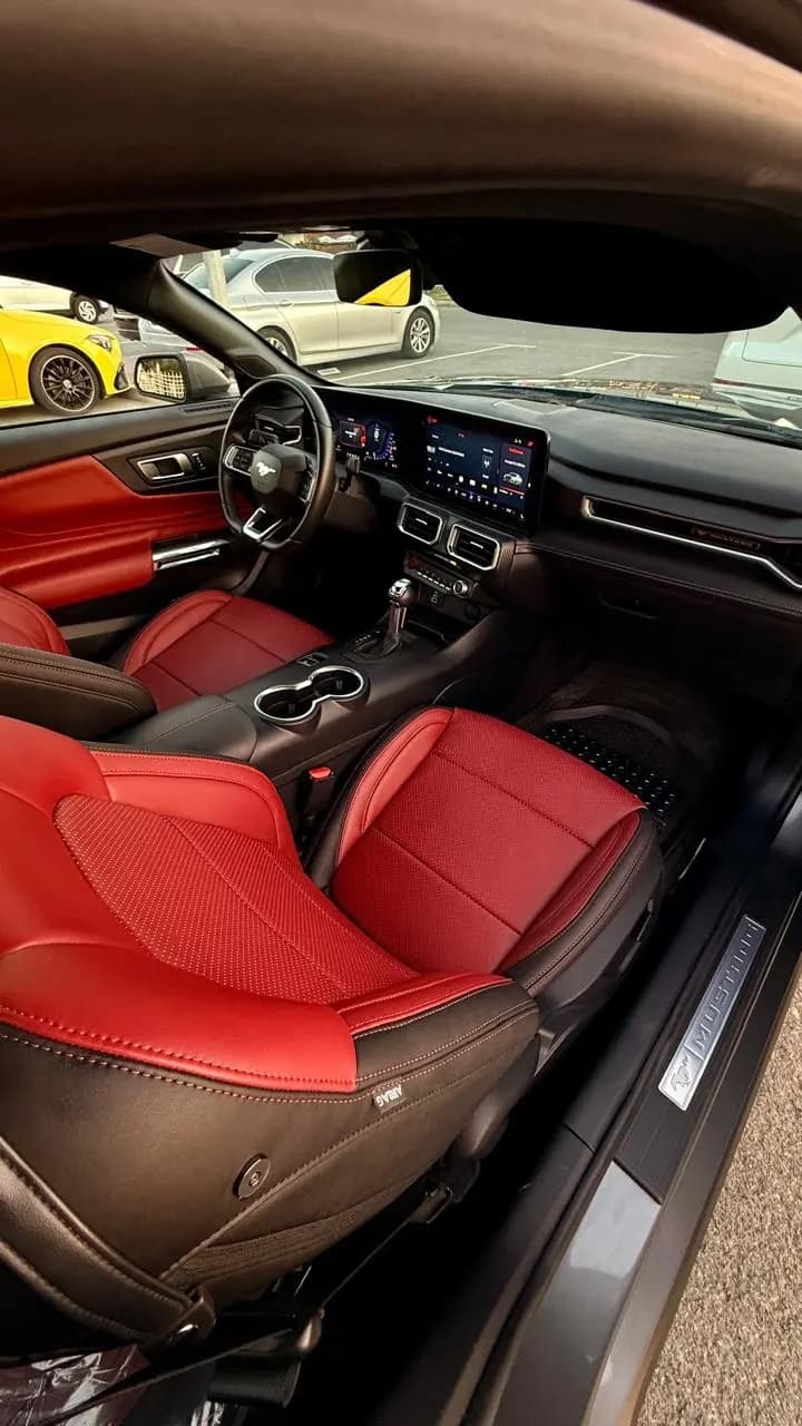 FORD MUSTANG CABRIOLET 2025 Rental Dubai - View 8