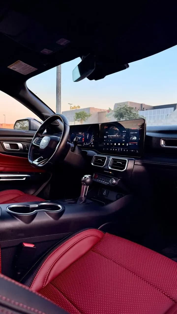 FORD MUSTANG CABRIOLET 2025 Rental Dubai - View 9