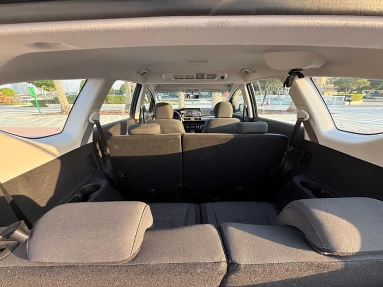 Hyundai Stargazer Rental Dubai - View 5