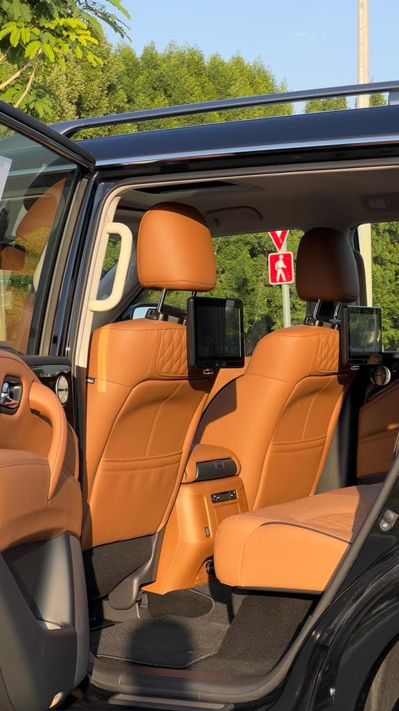 INFINITI QX80 Rental Dubai - View 10