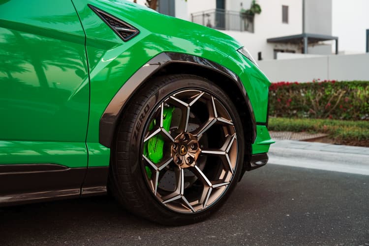 LAMBORGHINI URUS PERFORMANTE 2024 Rental Dubai - View 3