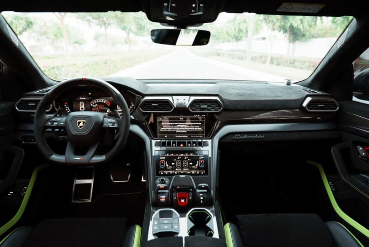 LAMBORGHINI URUS PERFORMANTE 2024 Rental Dubai - View 5