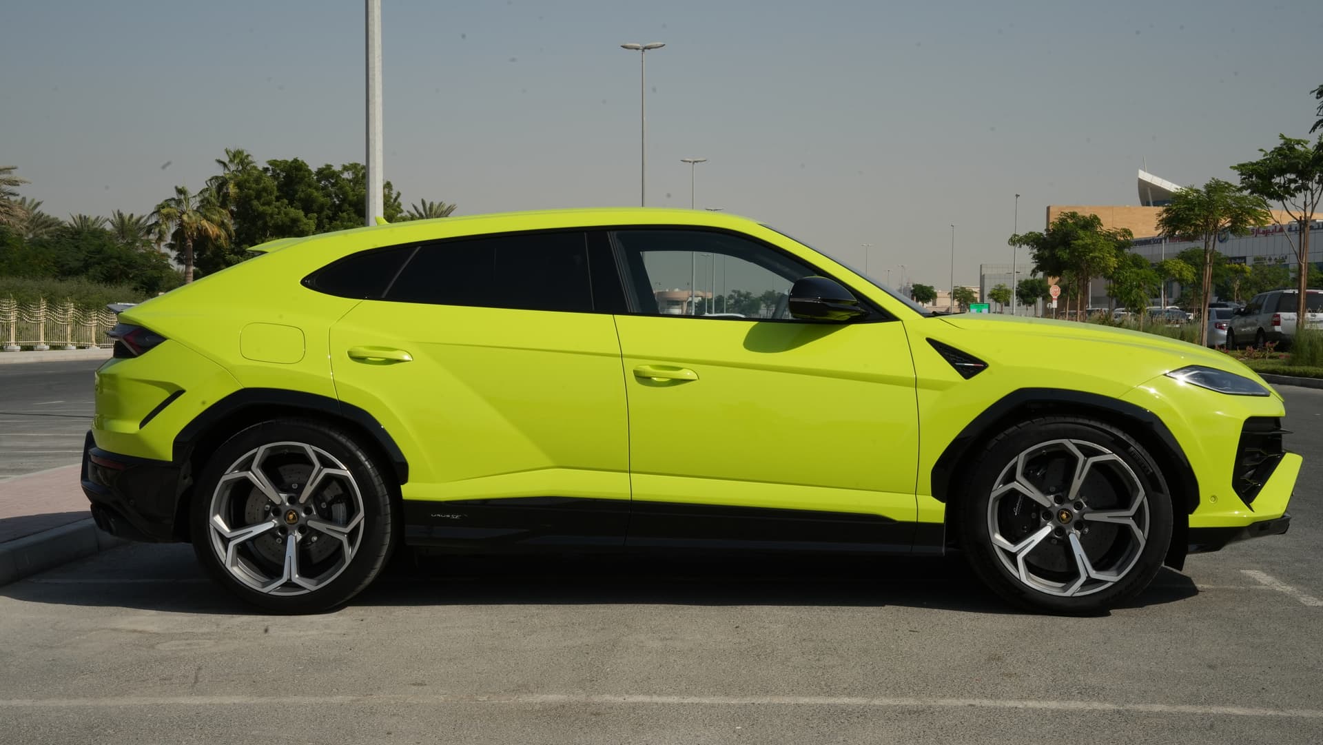 Lamborghini Urus SE 2025 huren Dubai - Detailweergave