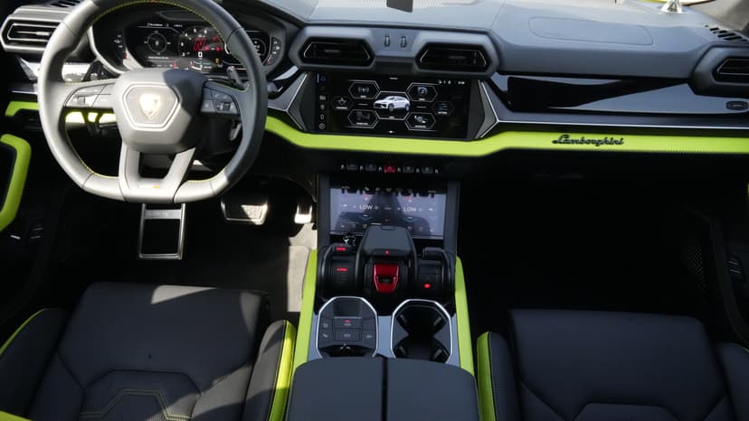 Lamborghini Urus SE 2025 Rental Dubai - View 8