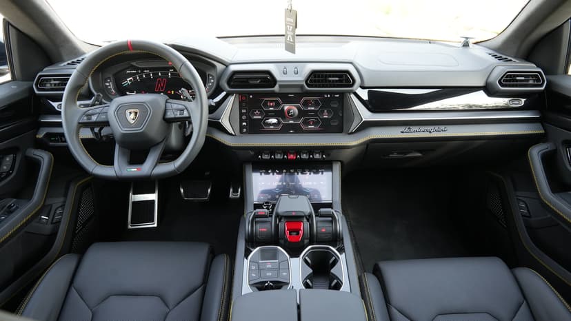Lamborghini Urus SE 2025 Rental Dubai - View 10