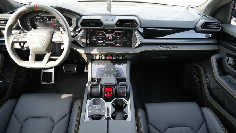 Lamborghini Urus SE 2025 Rental Dubai - View 8