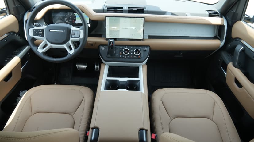 Land Rover Defender 2025 Rental Dubai - View 9