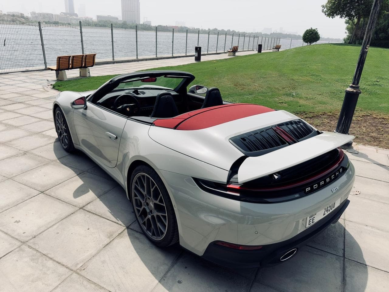 PORSCHE 911 CARRERA 4S 2025 huren Dubai - Detailweergave