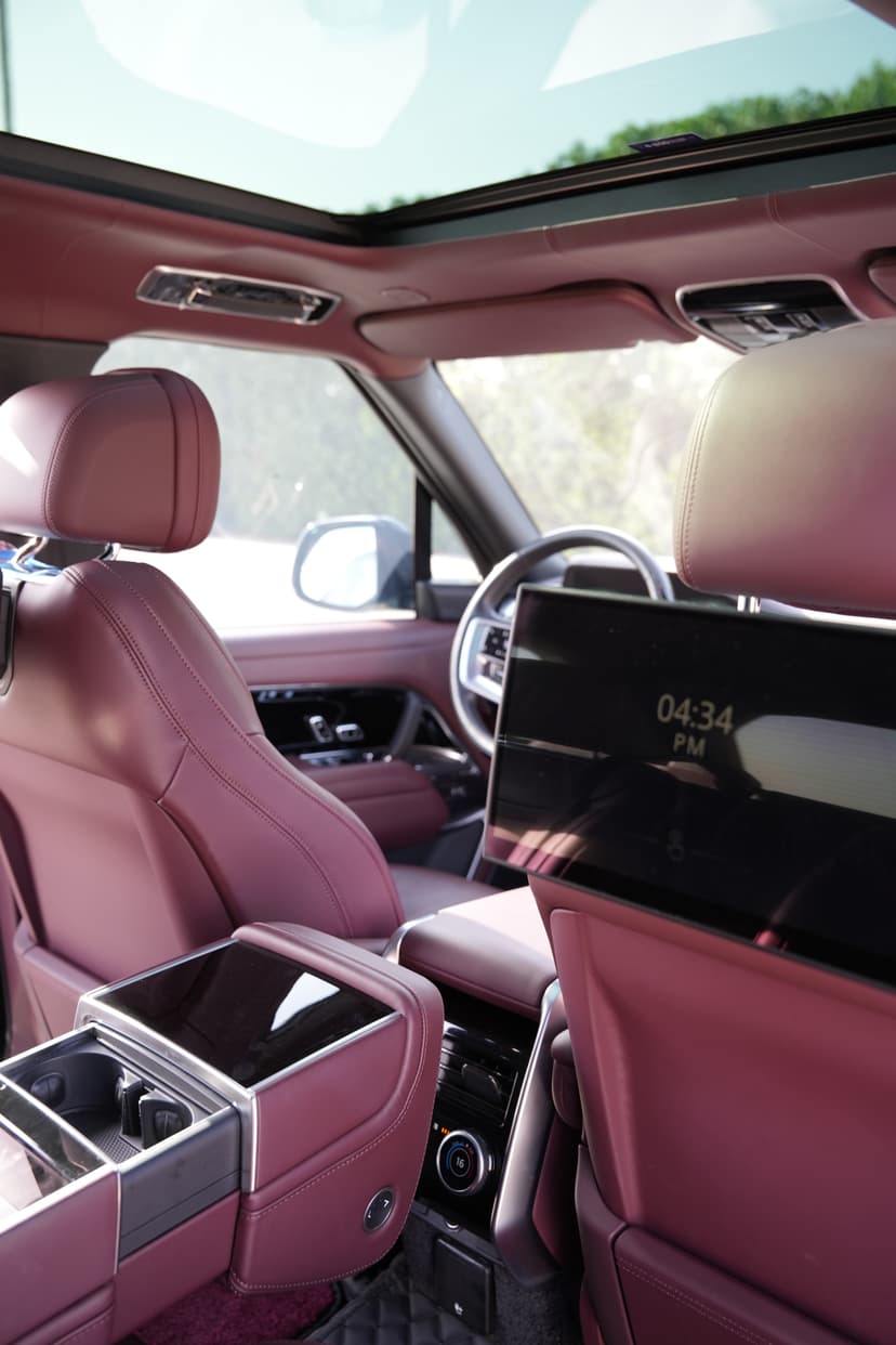 Range Rover Autobiography 2023 Rental Dubai - View 5