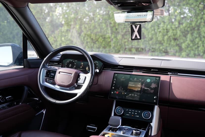 Range Rover Autobiography 2023 Rental Dubai - View 8