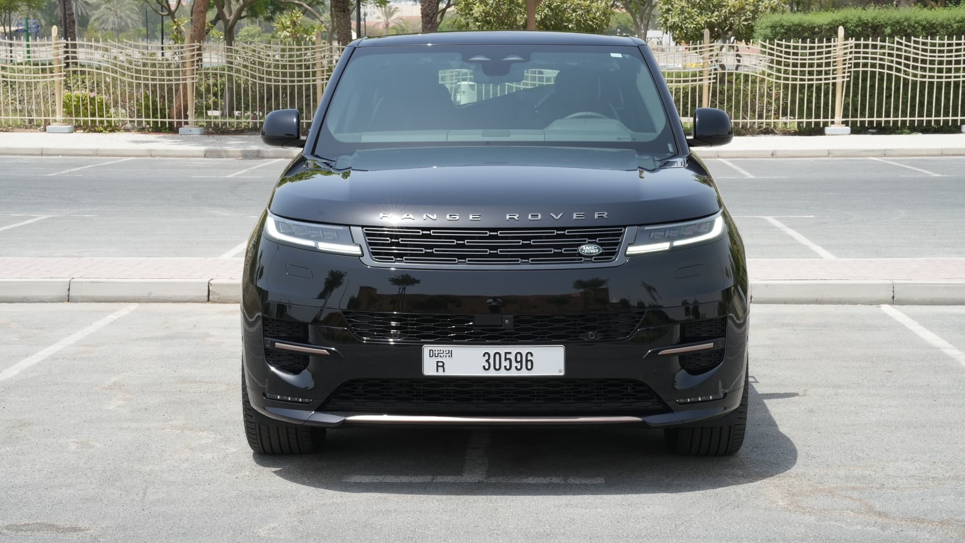 Land Rover Range Rover Sport SV 2025 huren Dubai - Detailweergave
