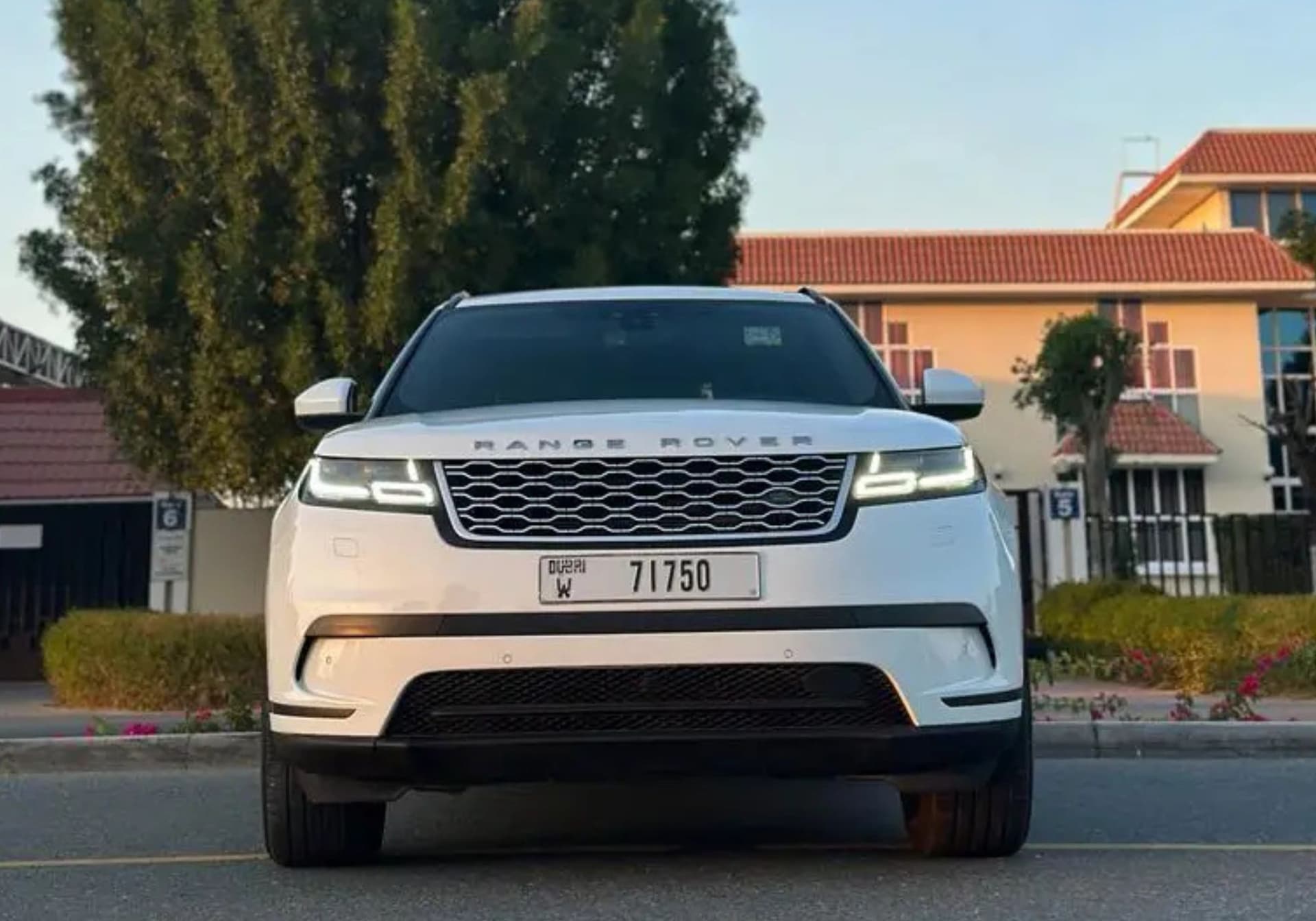 Land Rover Range Rover Velar 2019 huren Dubai - Detailweergave